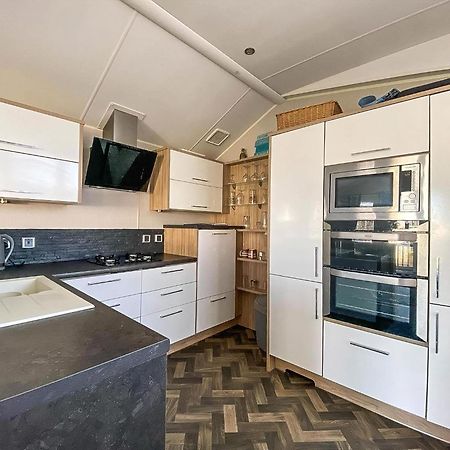 Luxury Caravan At Seaview Holiday Park In Kent Ref 47034Pb Whitstable Exteriér fotografie