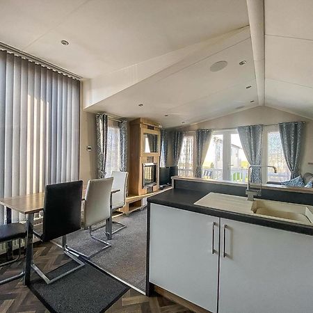 Luxury Caravan At Seaview Holiday Park In Kent Ref 47034Pb Whitstable Exteriér fotografie